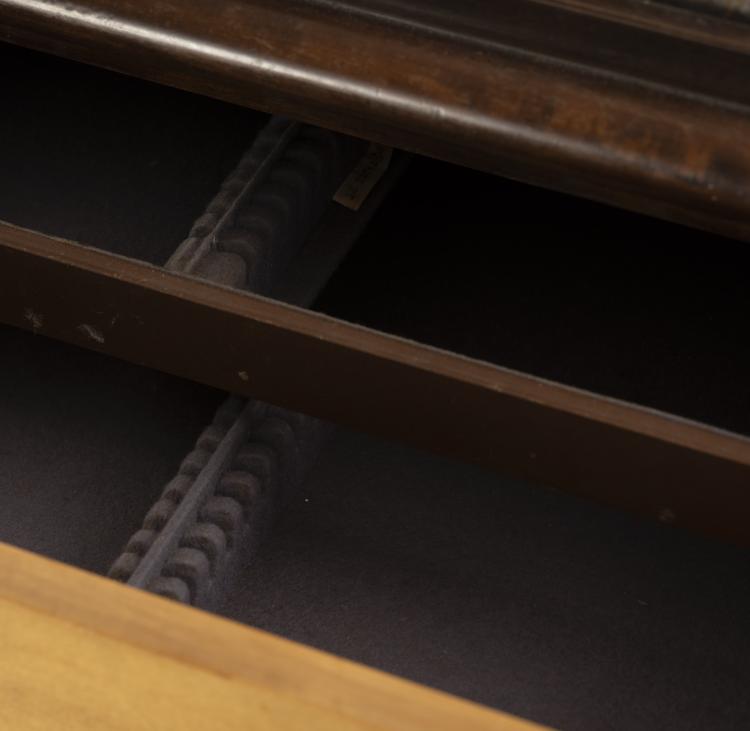 Bild 5 zu Objekt, Sideboard '331/5' from the dining room suite '331', 1934, Bruno Paul, Deutsche Werkst&auml;tten, Dresden Hellerau, 151A 50