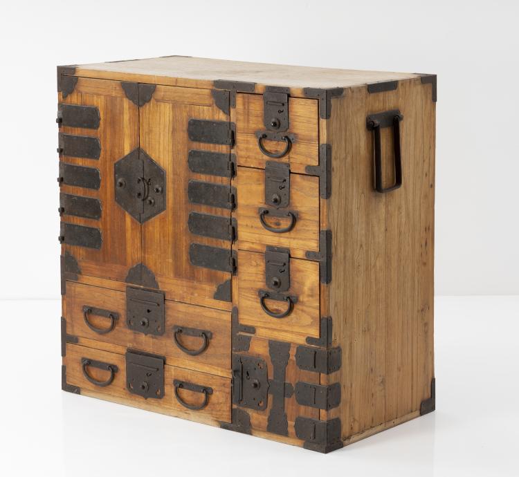 Hauptbild zu Objekt, 'Tansu', chest of drawers, 19th century, Japan, 151A 186