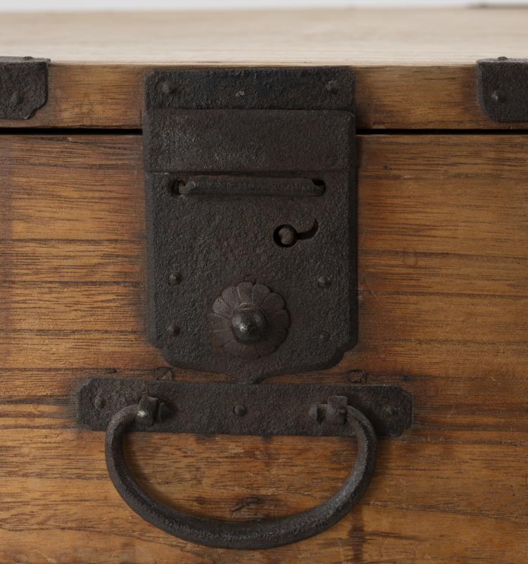 Bild 7 zu Objekt, 'Tansu', chest of drawers, 19th century, Japan, 151A 186