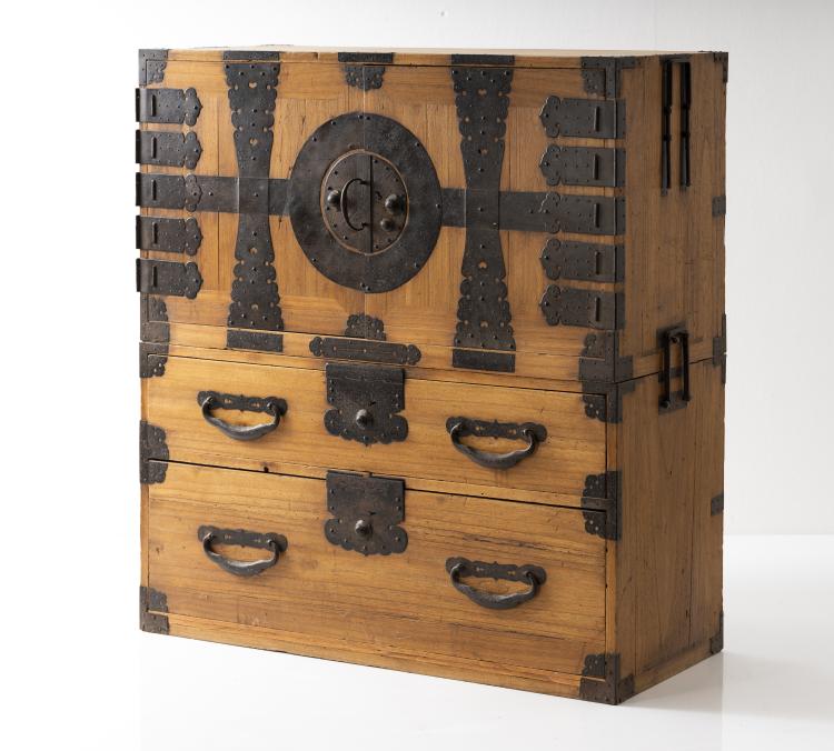 Hauptbild zu Objekt, 'Kannon-Biraki-Isho-dansu Tansu', chest of drawers, c. 1850, Japan, 151A 184
