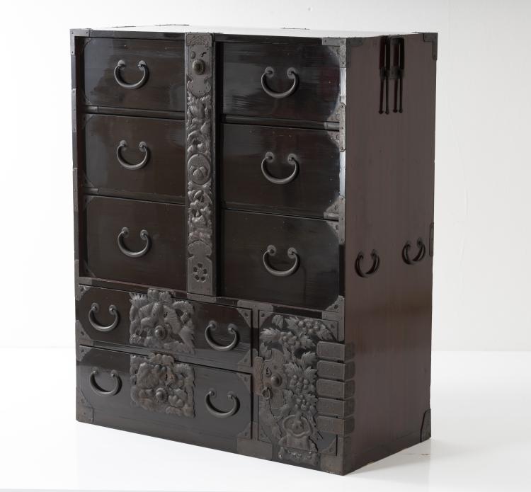 Hauptbild zu Objekt, 'Tansu', chest of drawers, 19th century, Japan, 151A 185