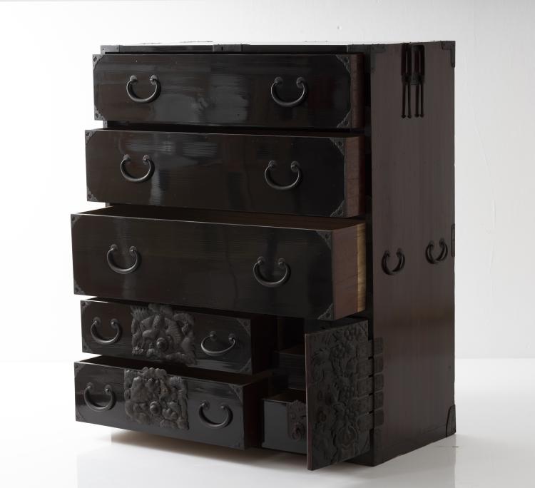 Bild 1 zu Objekt, 'Tansu', chest of drawers, 19th century, Japan, 151A 185
