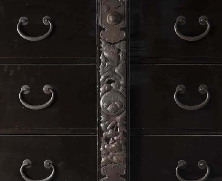 Bild 8 zu Objekt, 'Tansu', chest of drawers, 19th century, Japan, 151A 185