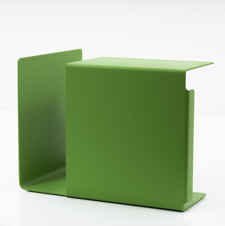 Bild 1 zu Objekt, Zeitungstisch 'DIANA C ', 2002, Konstantin Grcic, ClassiCon, M&uuml;nchen, 151A 231