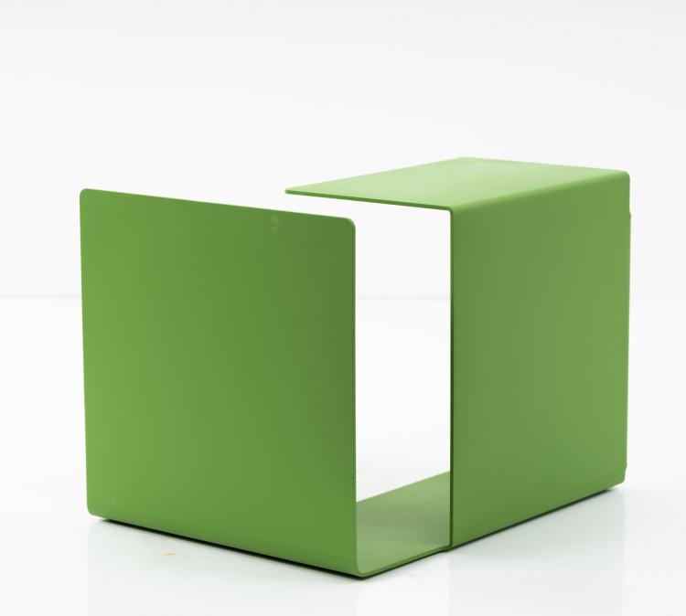 Bild 3 zu Objekt, Zeitungstisch 'DIANA C ', 2002, Konstantin Grcic, ClassiCon, M&uuml;nchen, 151A 231