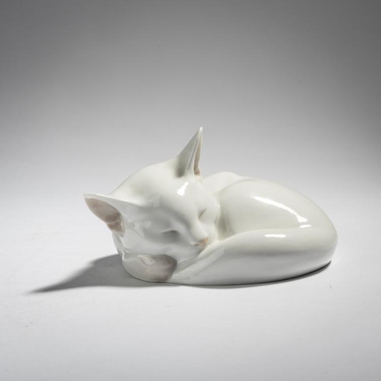 Hauptbild zu Objekt, Sleeping cat, c. 1920, Kopenhagen, KPM, 153C 602