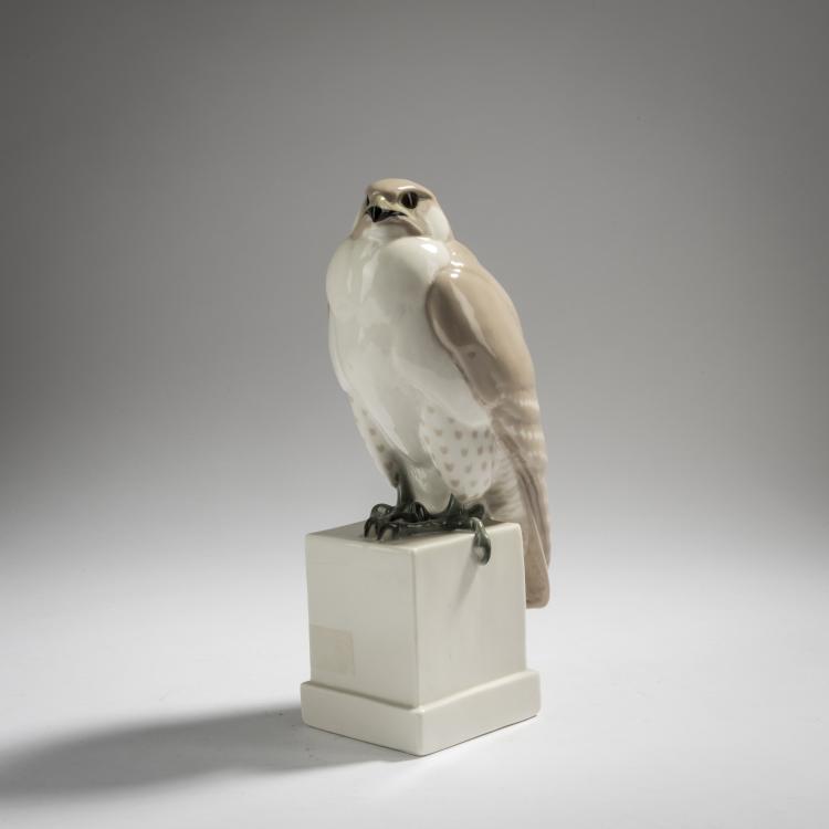 Bild 1 zu Objekt, Seated falcon, 1907, Gerhard Marcks, Schwarzburger Werkst&auml;tten, 153C 585