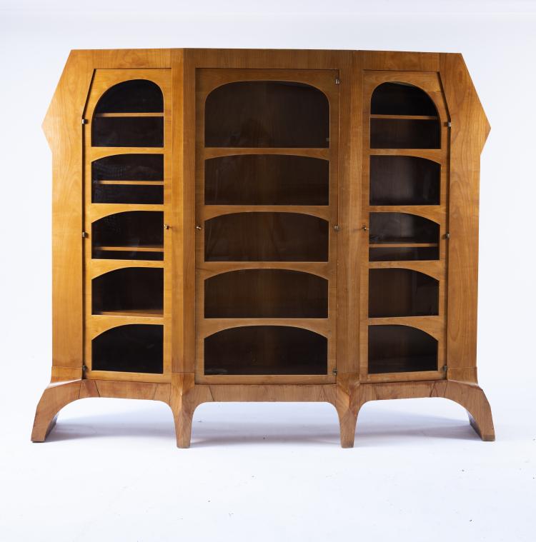 Hauptbild zu Objekt, Anthroposophischer Vitrinenschrank, um 1930, Felix Kayser,Rudolf Steiner (Umkreis), Schiller M&ouml;bel Stuttgart-Cannstadt (zugeschrieben)., 151A 34