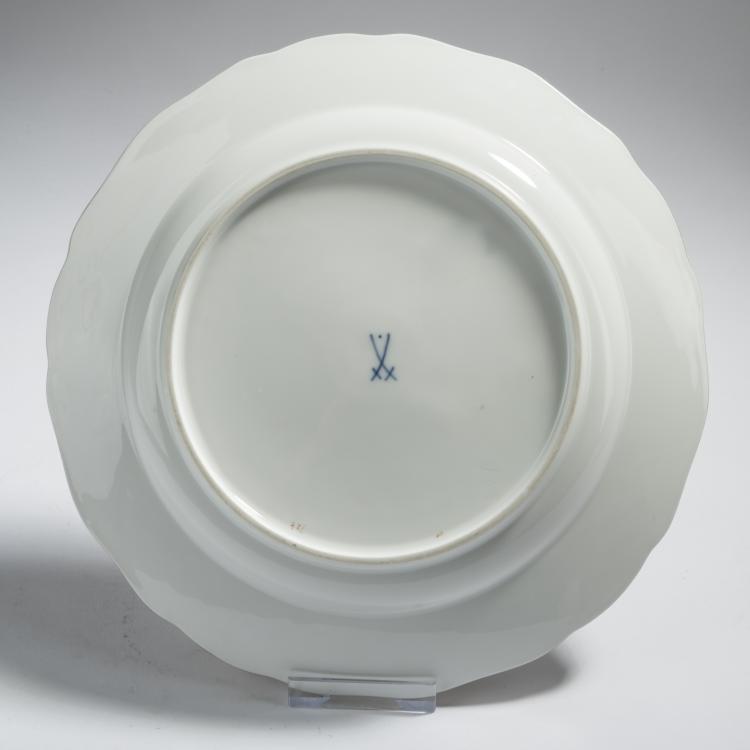 Bild 2 zu Objekt, Decorative plate 'Coral Court Dragon', 1924-33, Meissen, StPM, 153C 557