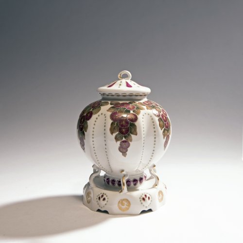 Covered vase, 1909