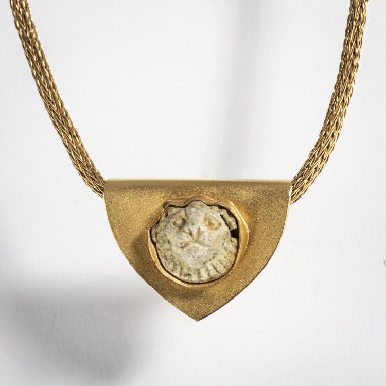 Bild 1 zu Objekt, Necklace, pendant with antique lion head, 2005, Claus Pohl, 154B 260