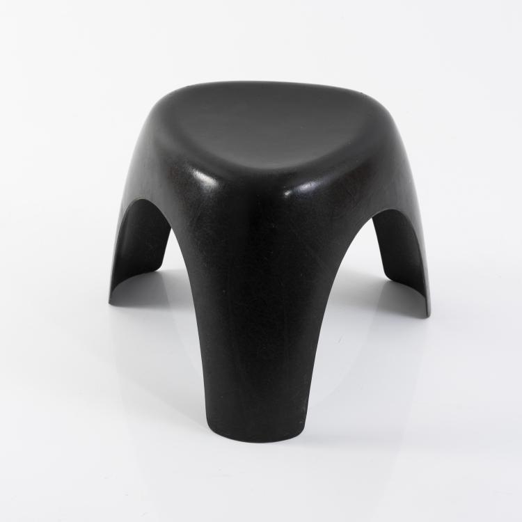 Bild 1 zu Objekt, 'Elephant' stool, 1954, Sori Yanagi, Kotobuki, Japan, 152B 436