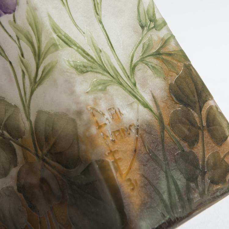 Bild 5 zu Objekt, Vase 'Fleurs de Lin', um 1905, Daum Fr&egrave;res, Nancy, 153B 120