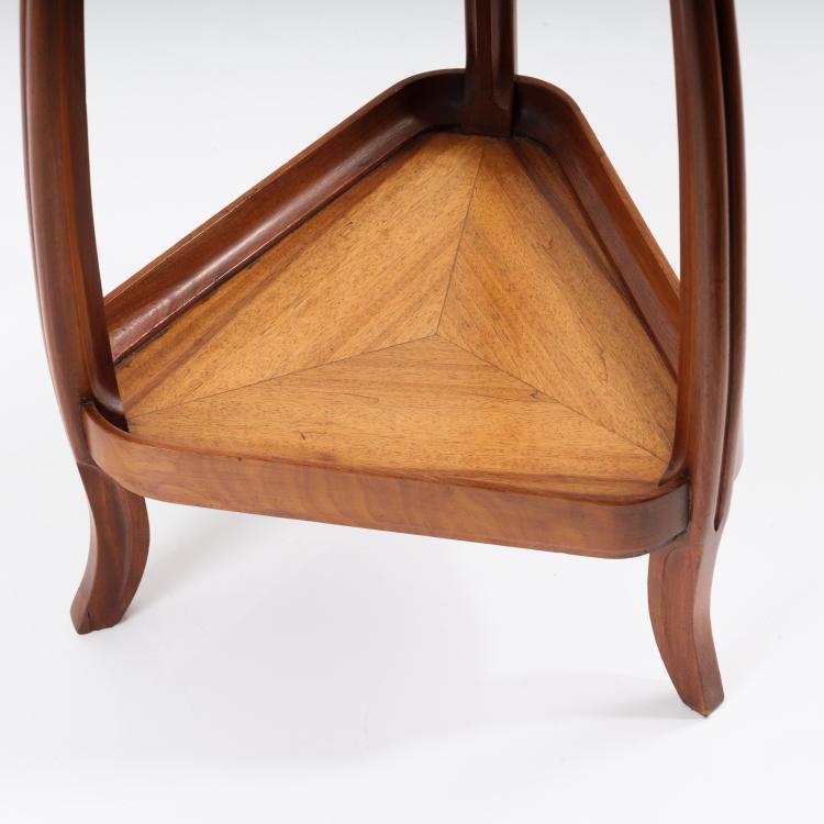 Bild 3 zu Objekt, Beistelltisch 'Noisette', um 1910, Louis Majorelle, Majorelle, Louis, Nancy, 153C 783