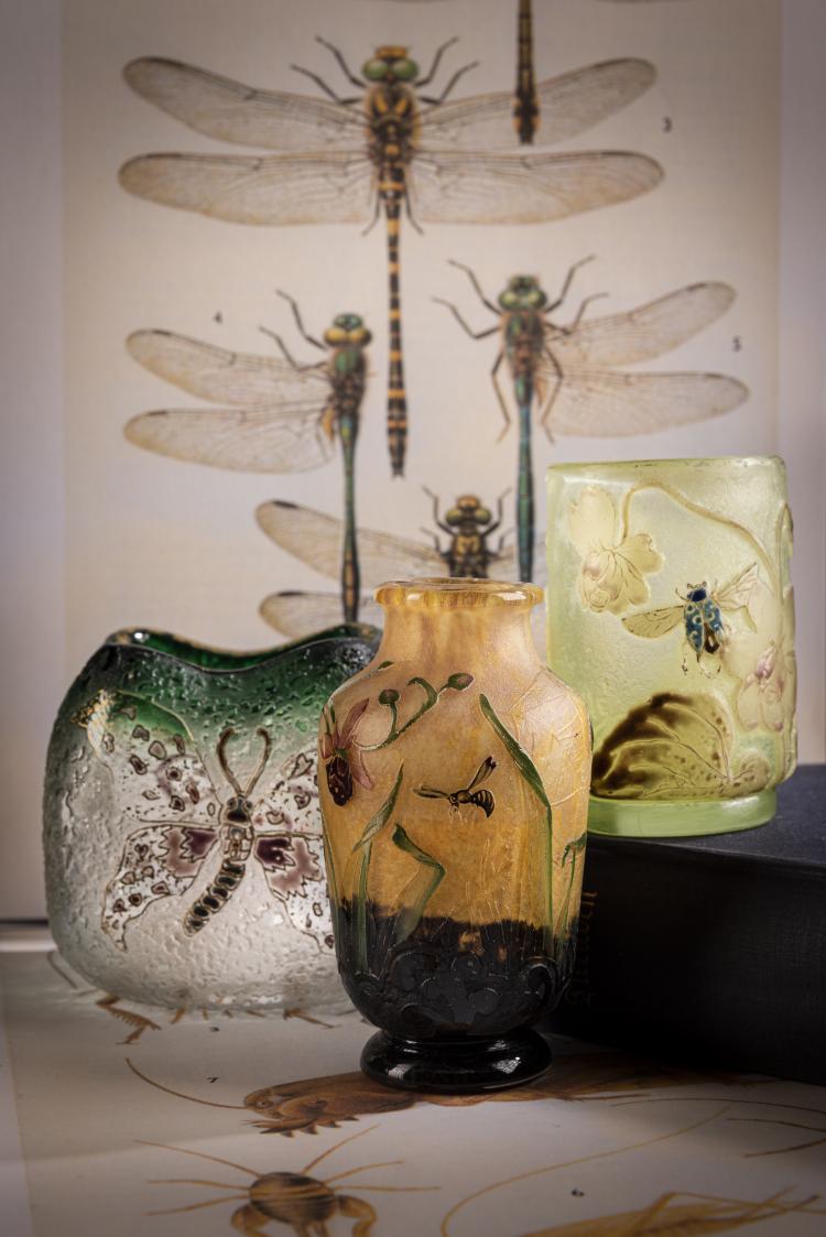 Bild 4 zu Objekt, Kleine Vase 'Orchis, Mouches et Abeilles', 1906, Henri Berg&eacute;, Daum Fr&egrave;res, Nancy, 153B 124