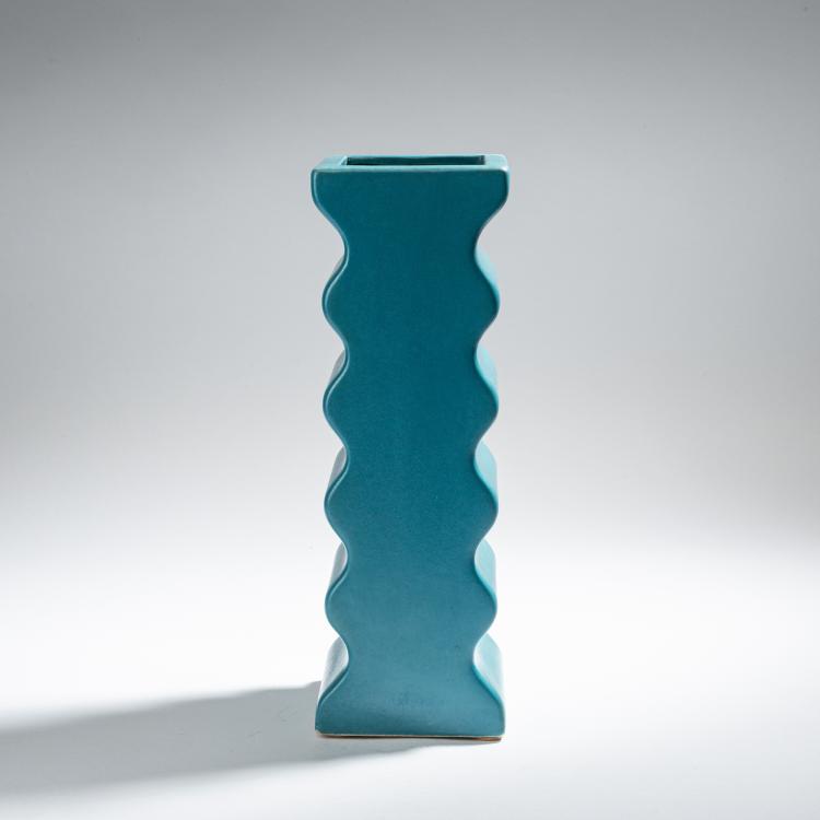 Bild 1 zu Objekt, Vase '629' aus der Serie 'Onde', 1969, Ettore Sottsass, Societ&agrave; Ceramica Toscana, Figline; Il Sestante, Mailand, 152A 140