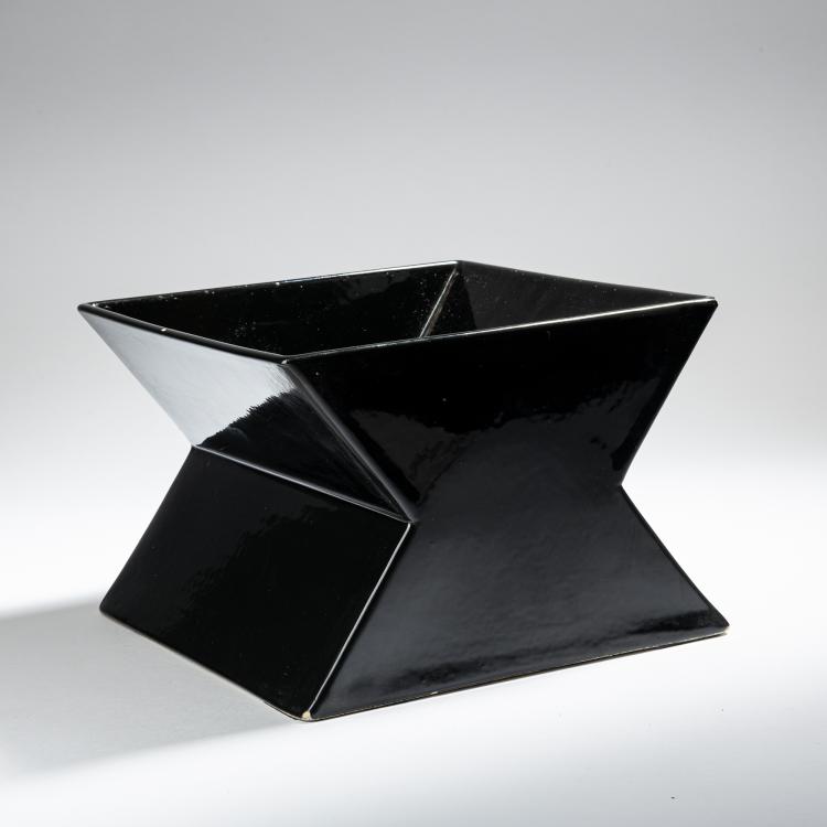 Bild 1 zu Objekt, Fruchtschale 'Y10' aus der Serie 'Terracotta Yantra', 1969, Ettore Sottsass, Design Centre, Mailand, 152A 138