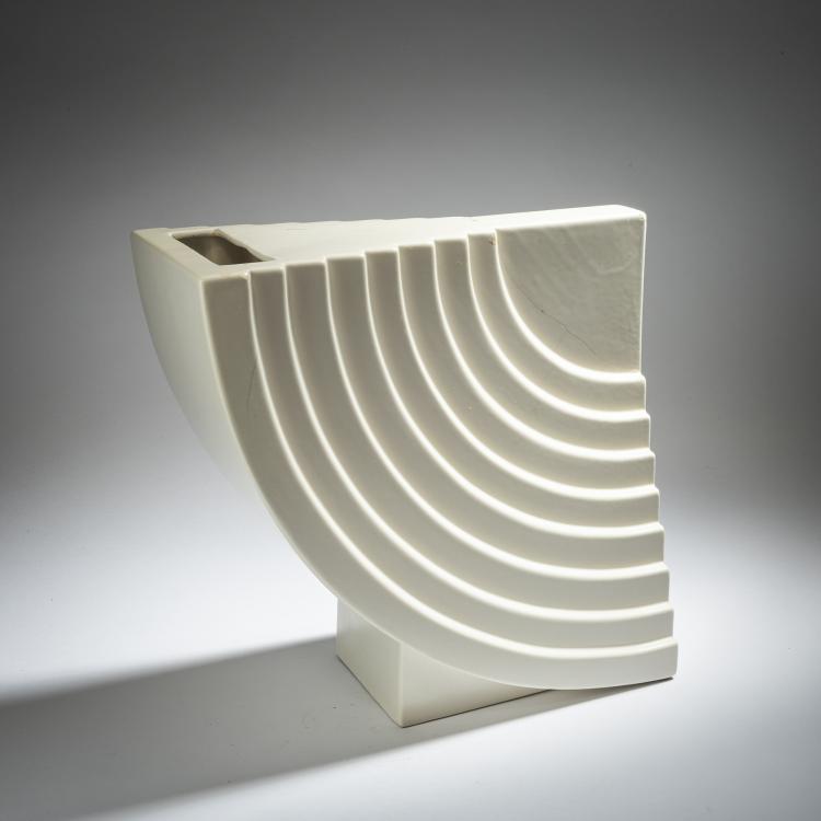 Bild 1 zu Objekt, Vase 'Y31' aus der Serie 'Terracotta Yantra', 1969, Ettore Sottsass, Italien, 152A 141