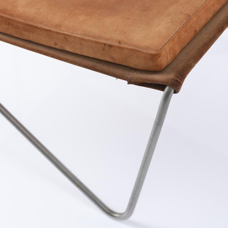 Bild 5 zu Objekt, Set of two lounge chairs and one stool 'Bachelor chair' - '3350', 1953, Verner Panton, Hansen, Fritz, Kopenhagen, 152B 427