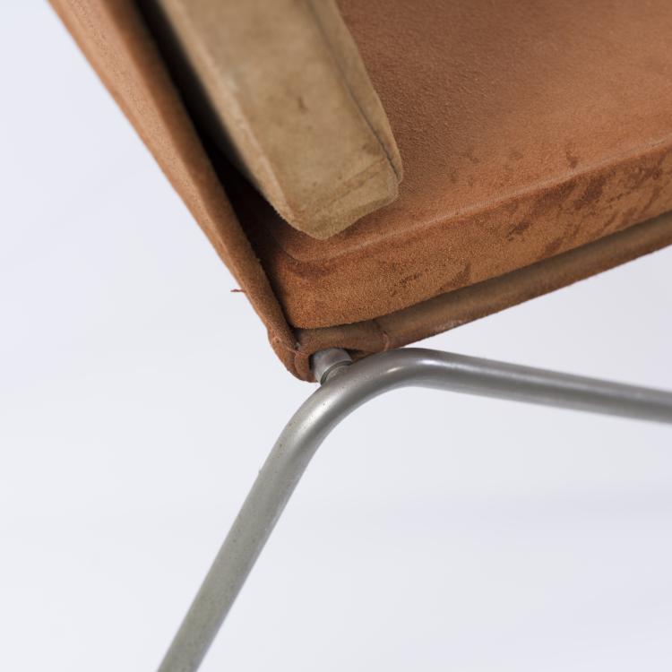 Bild 7 zu Objekt, Set of two lounge chairs and one stool 'Bachelor chair' - '3350', 1953, Verner Panton, Hansen, Fritz, Kopenhagen, 152B 427