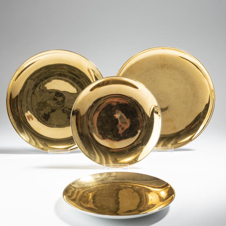 Hauptbild zu Objekt, Set of two larger and two smaller 'Oro' plates, 1970s, Piero Fornasetti, Fornasetti, Mailand, 152A 221