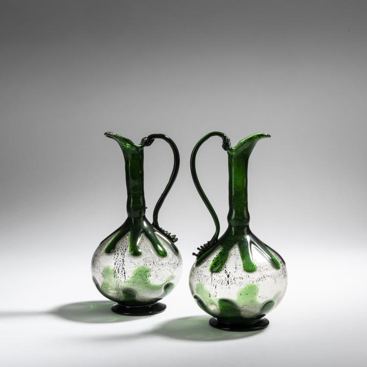 Hauptbild zu Objekt, Two 'Stile antico' carafes, c. 1910, Toso, Fratelli, Murano, 152C 805