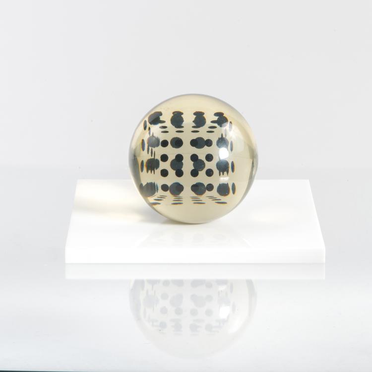 Hauptbild zu Objekt, 'Deformazione ottico-dinamica di un cubo in una sfera, serie a punti B', 1959-63, Enzo Mari, Danese, Mailand, 152A 116