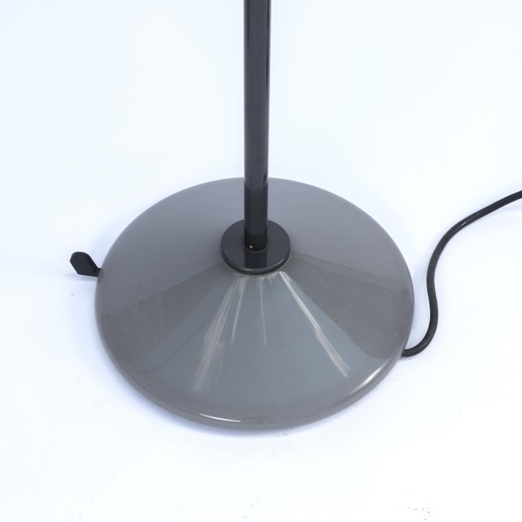 Bild 3 zu Objekt, Zwei Stehleuchten 'Jill', 1979, Perry A. King,Santiago Miranda,Gianluigi Arnaldi, Arteluce, Mailand, 152A 292