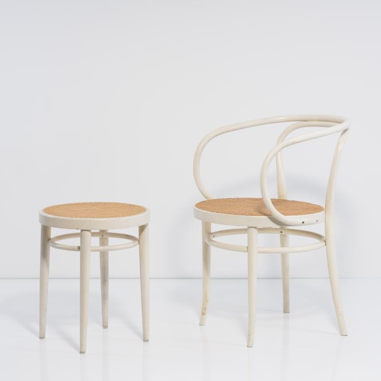 Hauptbild zu Objekt, Armchair '6009', 1900 and stool '214 RH', 1880, Thonet, Frankenberg, 152B 357