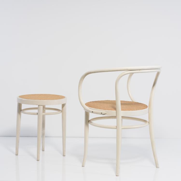 Bild 2 zu Objekt, Armchair '6009', 1900 and stool '214 RH', 1880, Thonet, Frankenberg, 152B 357