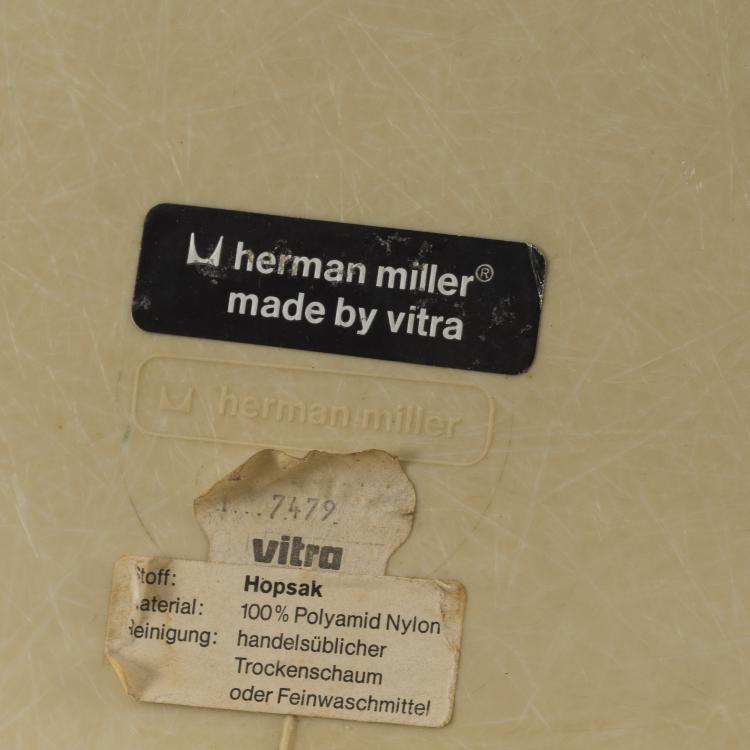 Bild 5 zu Objekt, Set of four chairs 'Plastic Side Chair DSS', 1955, Ray Eames, Miller, Herman, Zeeland, 152B 438