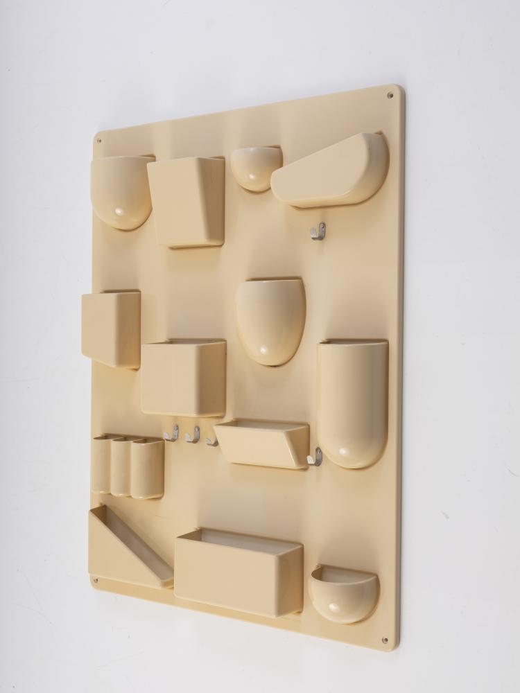 Bild 1 zu Objekt, Wandregal 'Utensilo', 1969, Doroth&eacute;e Becker, Design M Ingo Maurer, M&uuml;nchen, 152B 508