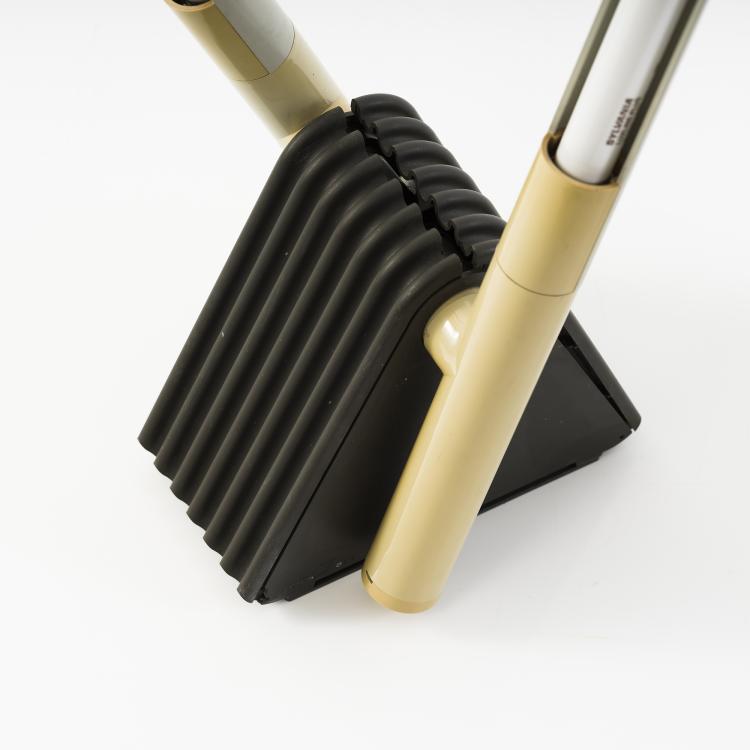 Bild 4 zu Objekt, Set of two 'Flu' wall / ceiling lights, 1980, Rodolfo Bonetto, Luci Illuminazione, Cinisello, 152A 322