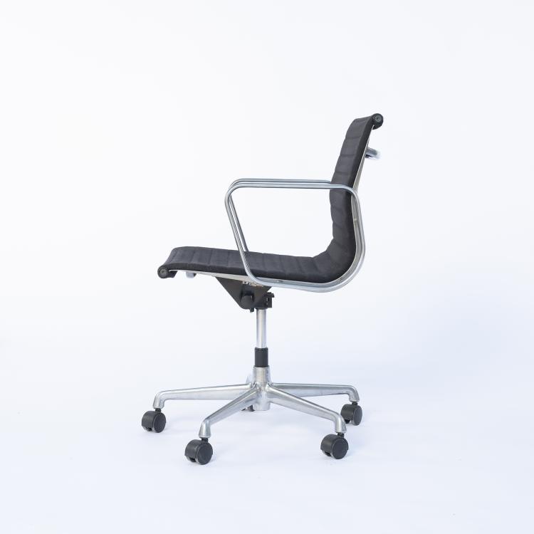Hauptbild zu Objekt, Task chair on casters 'Aluminum Group', 1958, Charles Eames,Ray Eames, ICF, Cadsana; Miller Herman, Zeeland, 152B 467