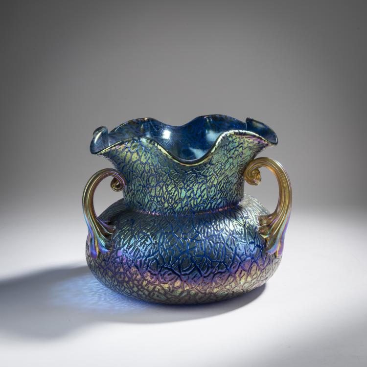 Bild 1 zu Objekt, 'Astglas'-Henkelvase, 1899, L&ouml;tz Wwe., Klosterm&uuml;hle, 153B 357