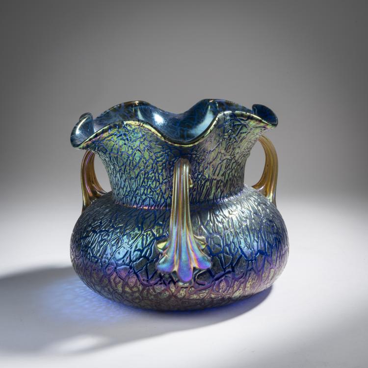 Bild 2 zu Objekt, 'Astglas'-Henkelvase, 1899, L&ouml;tz Wwe., Klosterm&uuml;hle, 153B 357