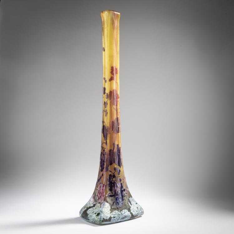 Bild 1 zu Objekt, Tall 'Vigne' vase, 1903/04, Henri Berg&eacute;, Daum Fr&egrave;res, Nancy, 153B 115