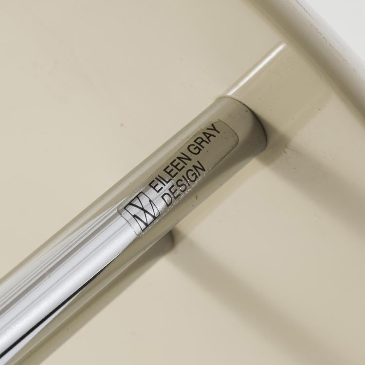 Bild 2 zu Objekt, Side table 'E-97', c. 1925-30, Eileen Gray, Vereinigte Werkst&auml;tten, M&uuml;nchen, 152B 372