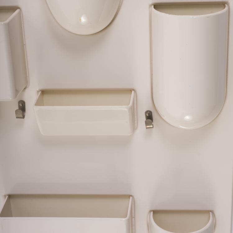 Bild 2 zu Objekt, Set of two 'Utensilo' wall shelves, 1969, Doroth&eacute;e Becker, Design M, Maurer Ingo, M&uuml;nchen, 152B 509