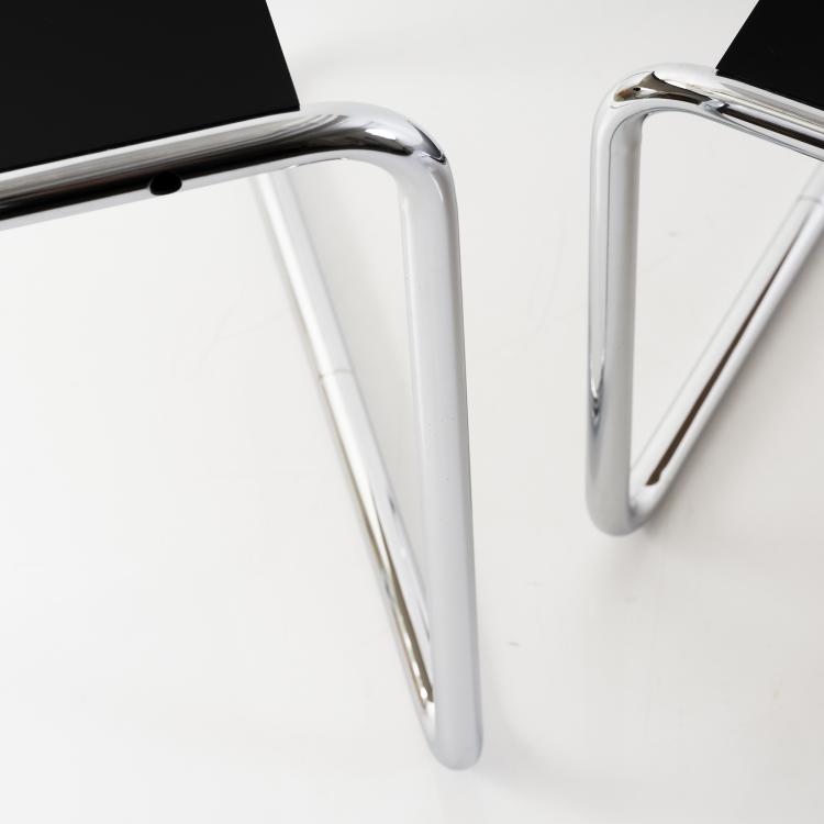 Bild 4 zu Objekt, Set of two sofa tables 'B-9' - 'Laccio', 1925/26, Marcel Breuer, Knoll International, New York oder Thonet, Frankenberg Gavina, 152B 373