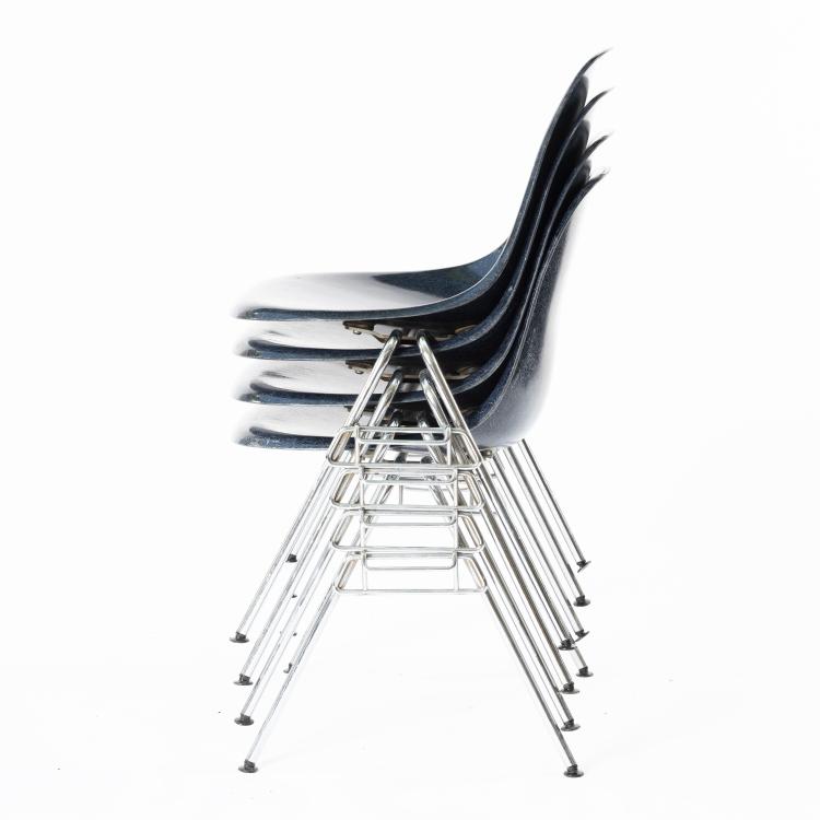 Bild 2 zu Objekt, Set of four chairs 'Plastic Side Chair DSS', 1955, Charles Eames,Ray Eames, Vitra, Weil am Rhein, 152B 439
