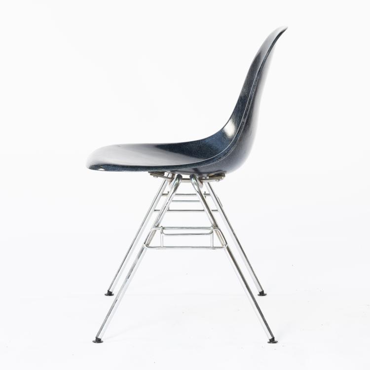 Bild 5 zu Objekt, Set of four chairs 'Plastic Side Chair DSS', 1955, Charles Eames,Ray Eames, Vitra, Weil am Rhein, 152B 439