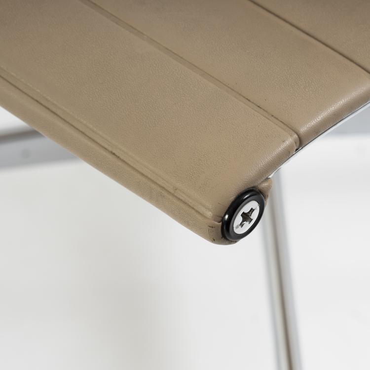 Bild 4 zu Objekt, Set of two 'Aluminum Group' chairs, 1958, Charles Eames,Ray Eames, Miller, Herman, Zeeland, 152B 468