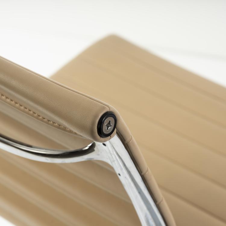 Bild 5 zu Objekt, Set of two 'Aluminum Group' chairs, 1958, Charles Eames,Ray Eames, Miller, Herman, Zeeland, 152B 468