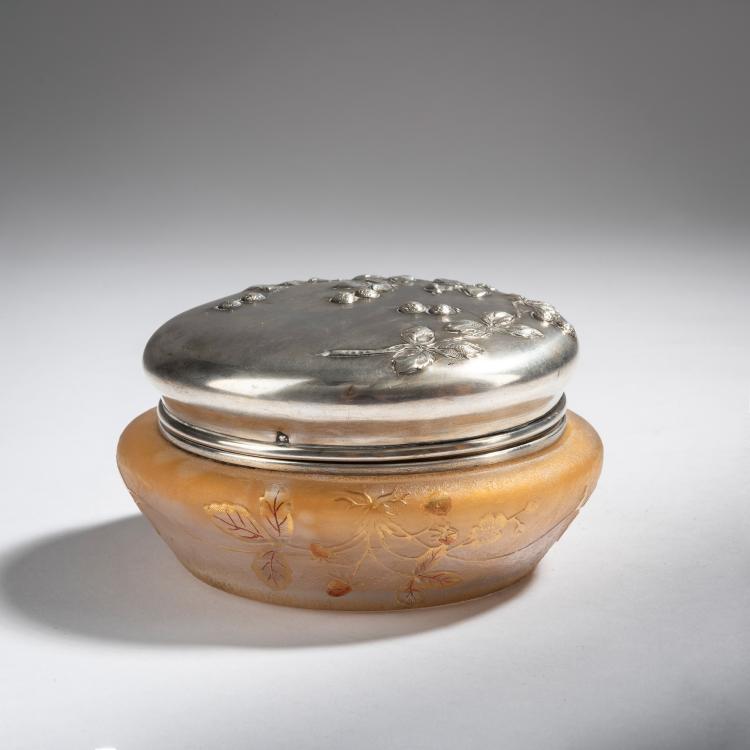 Hauptbild zu Objekt, Deckelgef&auml;&szlig; 'Fraises', um 1897, Daum Fr&egrave;res, Nancy, 153B 99