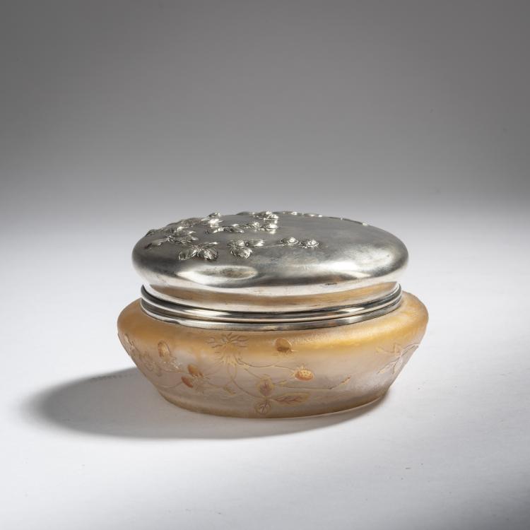 Bild 1 zu Objekt, Deckelgef&auml;&szlig; 'Fraises', um 1897, Daum Fr&egrave;res, Nancy, 153B 99