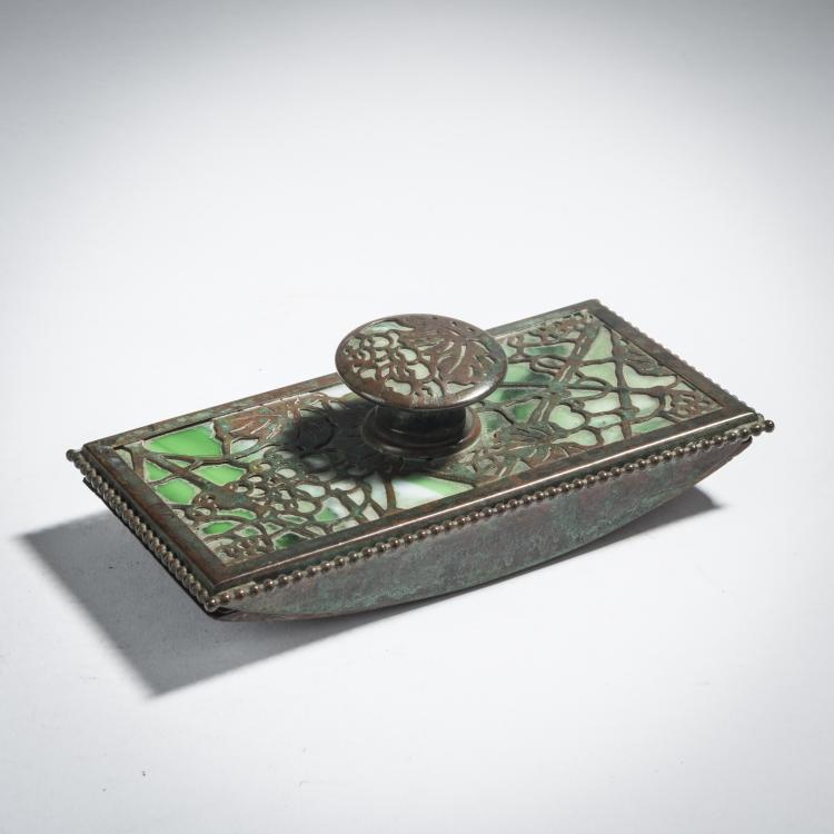 Bild 1 zu Objekt, 'Grapevine' writing set, c. 1920, Tiffany Studios, New York, 153C 660