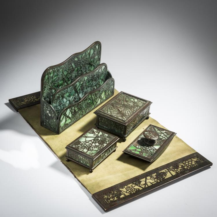 Bild 2 zu Objekt, 'Grapevine' writing set, c. 1920, Tiffany Studios, New York, 153C 660