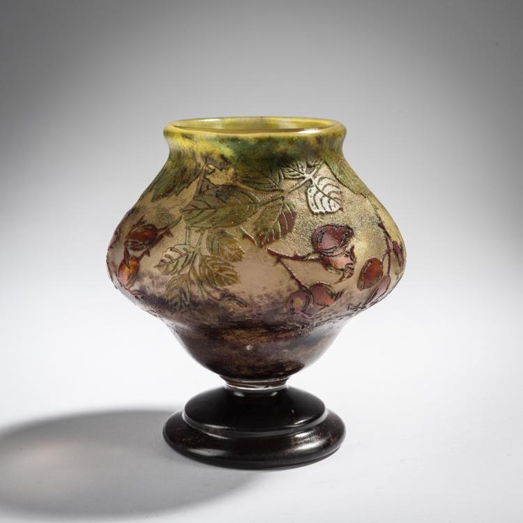 Bild 2 zu Objekt, Fu&szlig;vase 'Baies d'aub&eacute;pines', um 1910, Daum Fr&egrave;res, Nancy, 153B 149