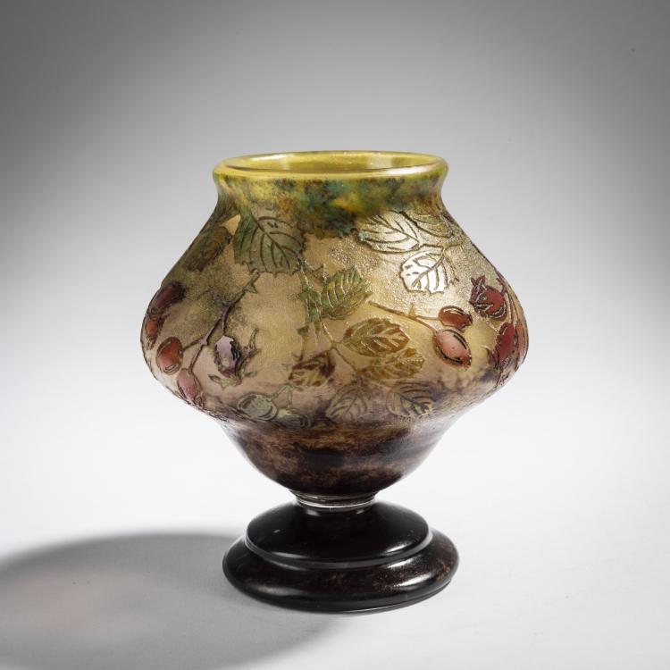 Bild 3 zu Objekt, Fu&szlig;vase 'Baies d'aub&eacute;pines', um 1910, Daum Fr&egrave;res, Nancy, 153B 149
